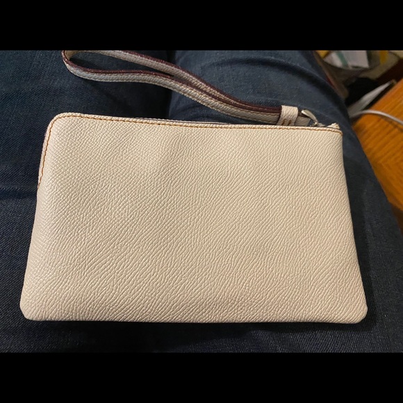 🌹🌹Coach Disney x Minnie Mouse wristlet🌹🌹 - Picture 2 of 2